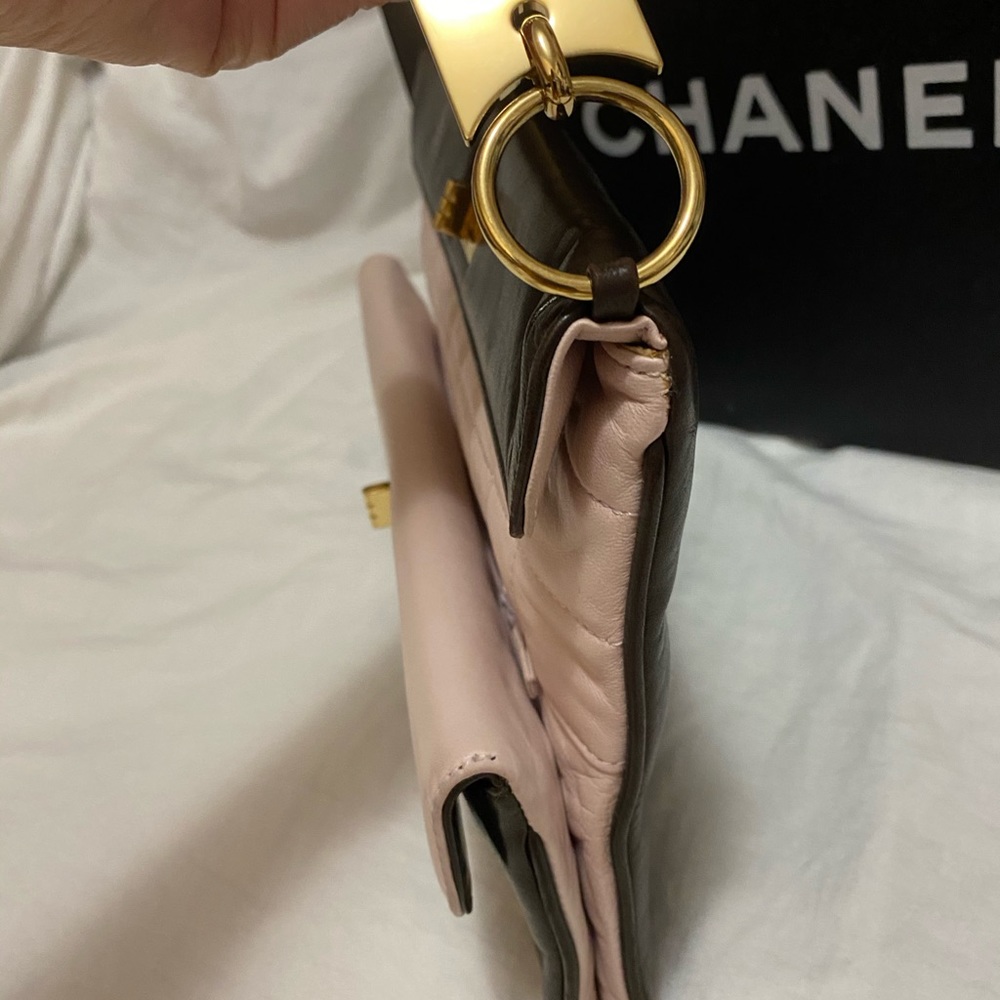 Authentic Chanel handbag - Picture 12 of 14